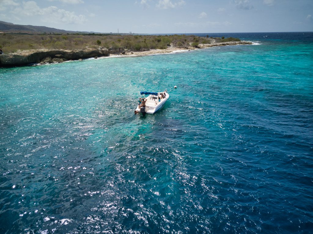 Watersports Curacao - Boat Tours Curacao - Private Boat Trip - All inclusive Package - Wakeboard